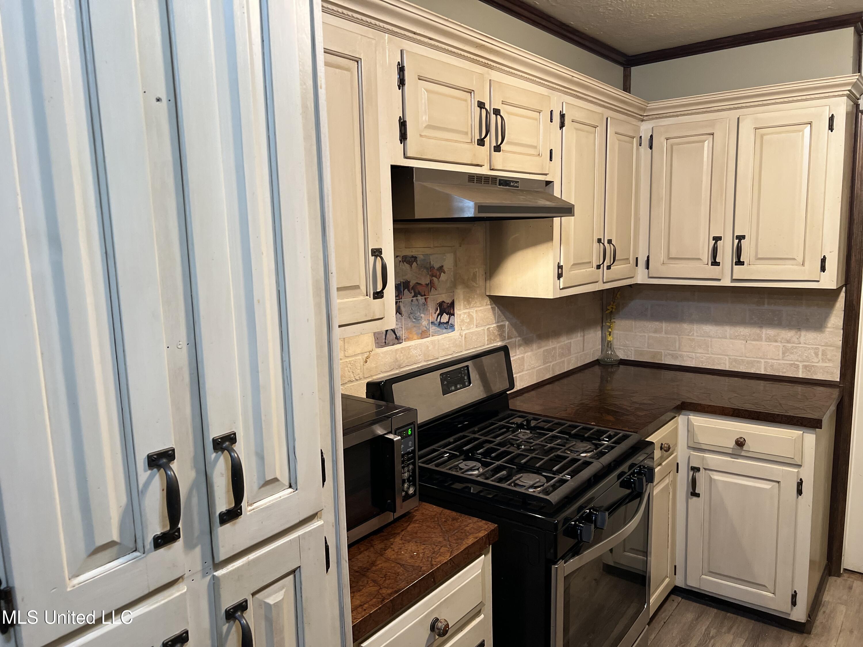 1176 Midway Road Lena, MS 39094 - Photo 8 of 30 A88B444A-82A0-4ED5-AAF3-6BDC4DF9246E