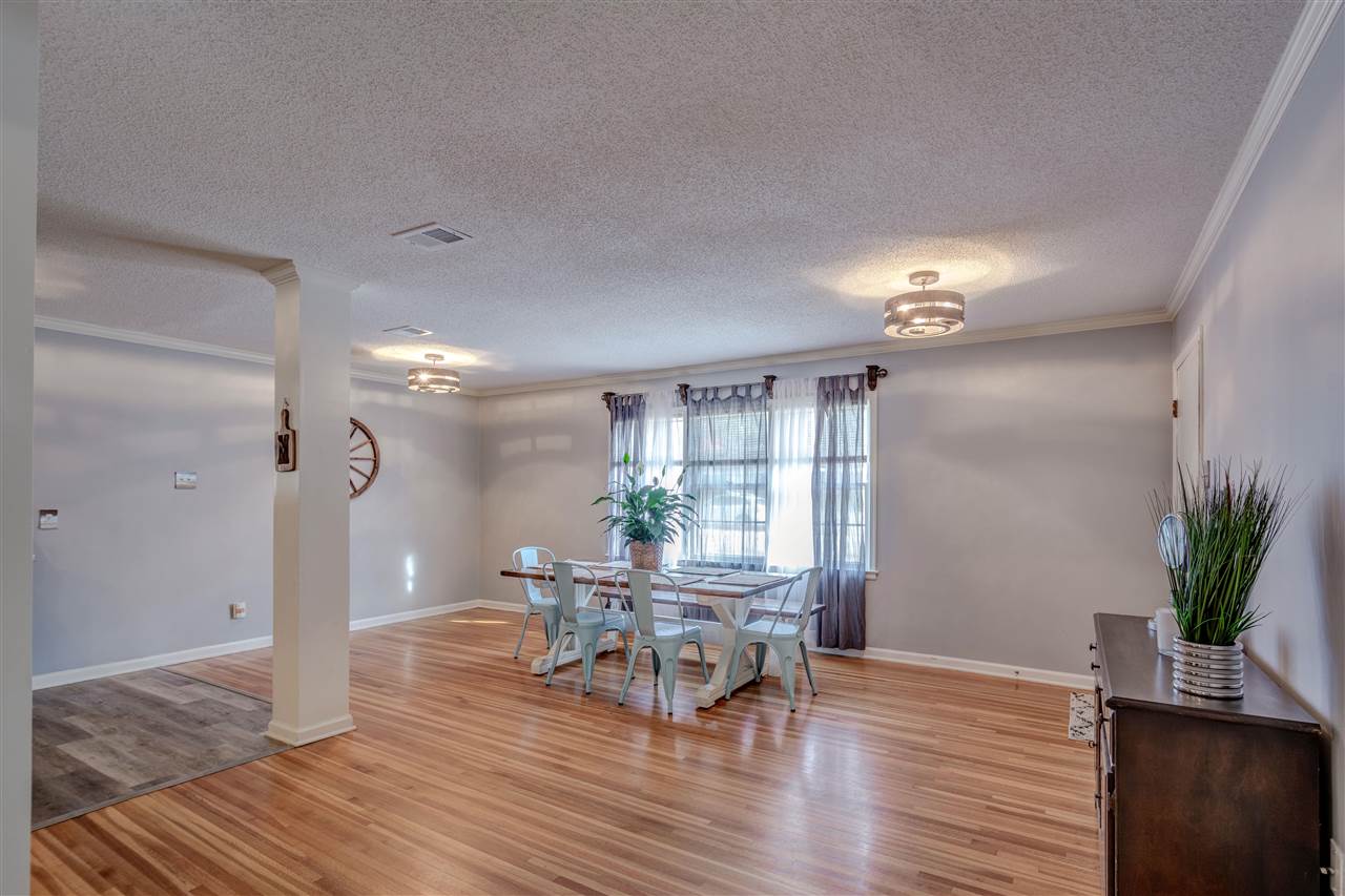 1631 Cranford Road Memphis, TN 38117 - Photo 4 of 21 a workspace with wooden floor