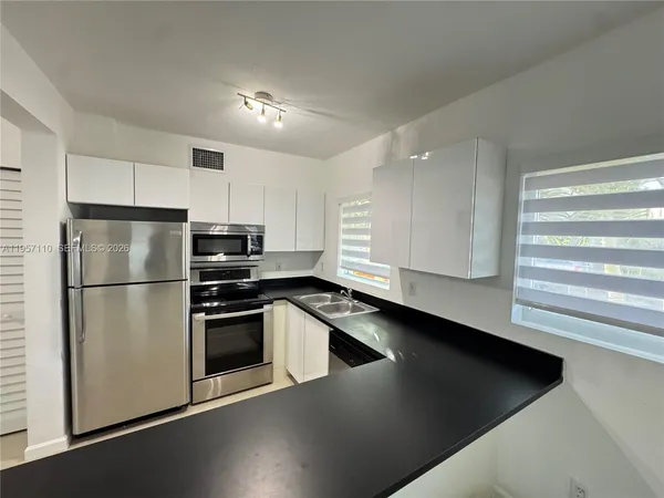 $2,700 | 8035 Crespi Boulevard, Unit 1, Miami Beach, FL 33141