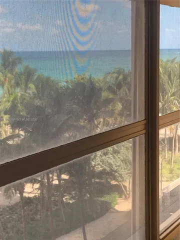 $1,999 | 19201 Collins Avenue, Unit 323, Sunny Isles Beach, FL 33160