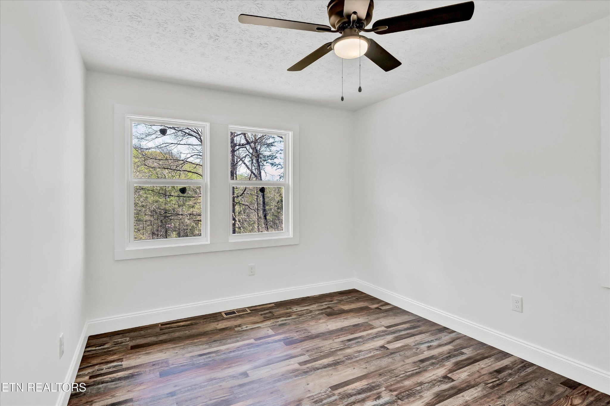 151 Ivanhoe Road Clinton, TN 37716 - Photo 17 of 23