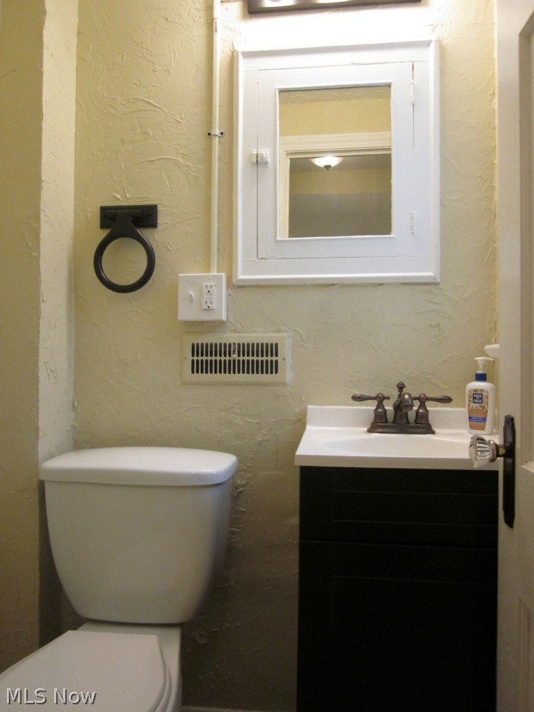 3488 Woodridge Road Cleveland Heights, OH 44121 - Photo 10 of 22