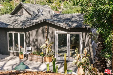 $899,000 | 466 Wren Drive, Los Angeles, CA 90065