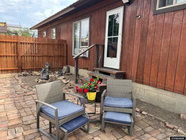 $104,000 | 210 Jefferson Street, Hanna, WY 82327