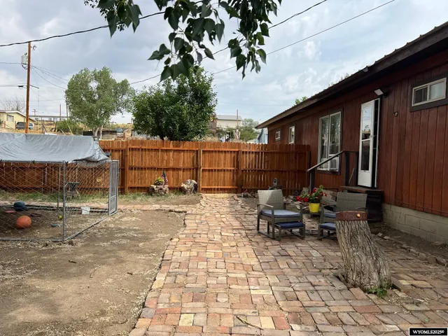 $104,000 | 210 Jefferson Street, Hanna, WY 82327