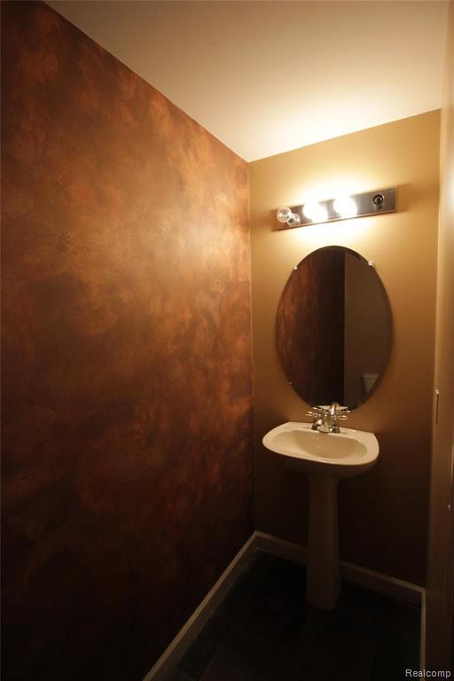 43 Adelaide Street Detroit, MI 48201 - Photo 21 of 44