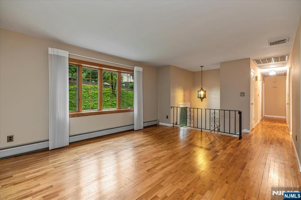 72 Smokey Ridge Road Ringwood, NJ 07456 - Photo 5 of 24