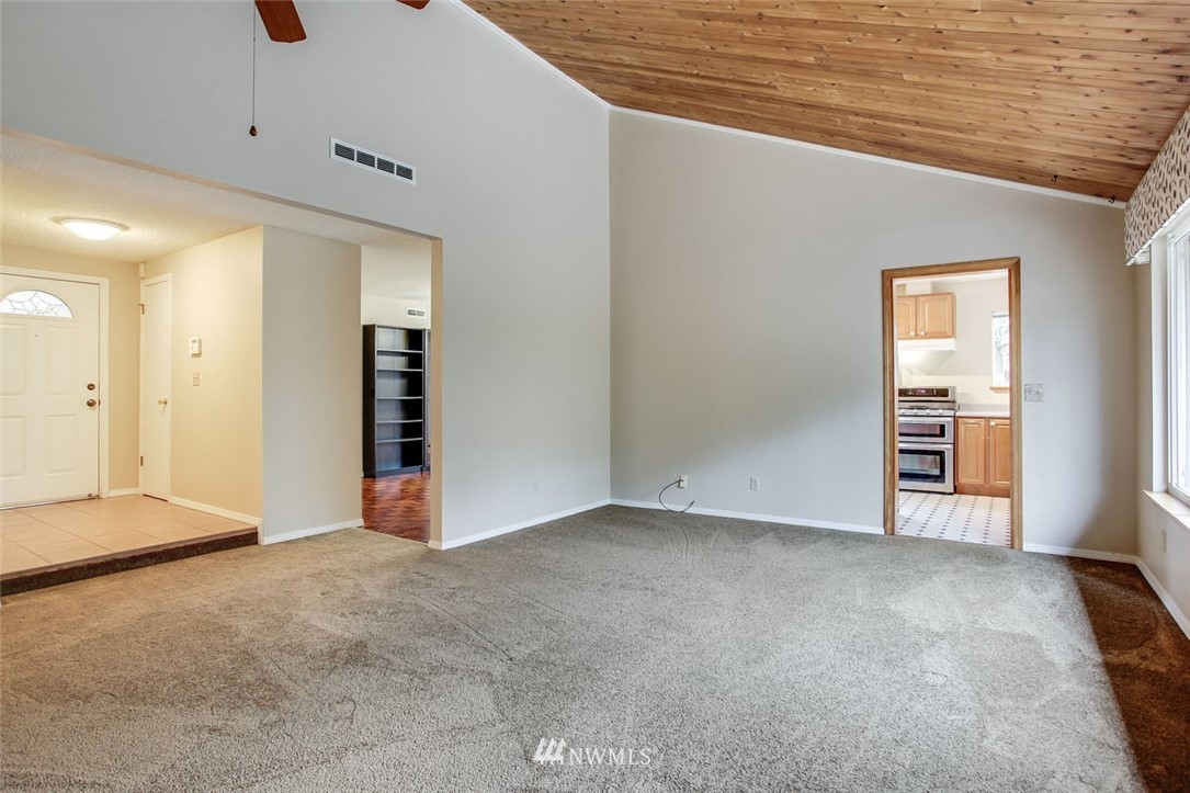 16305 134th Avenue Southeast Renton, WA 98058 - Photo 4 of 24 Gallery Image 4