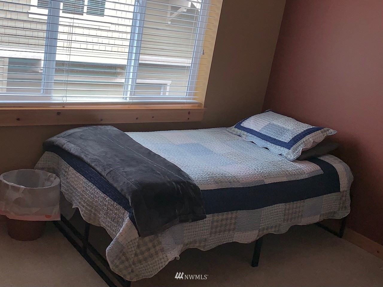 210 Clearwater Loop, Unit 2 Ronald, WA 98940 - Photo 13 of 35 a bedroom with a bed and window