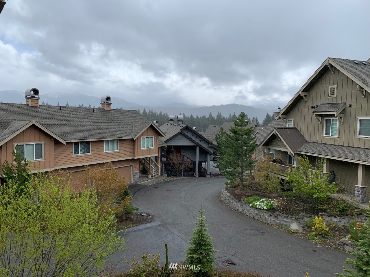 210 Clearwater Loop, Unit 2 Ronald, WA 98940 - Photo 18 of 35 front view of a house with a yard