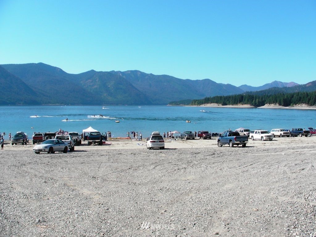 210 Clearwater Loop, Unit 2 Ronald, WA 98940 - Photo 21 of 35 a view of a ocean beach with mountain view