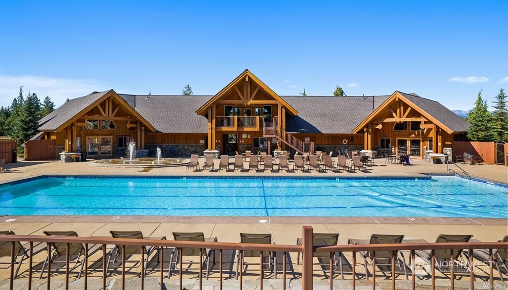 210 Clearwater Loop, Unit 2 Ronald, WA 98940 - Photo 30 of 35 a front view of house with yard and seating area