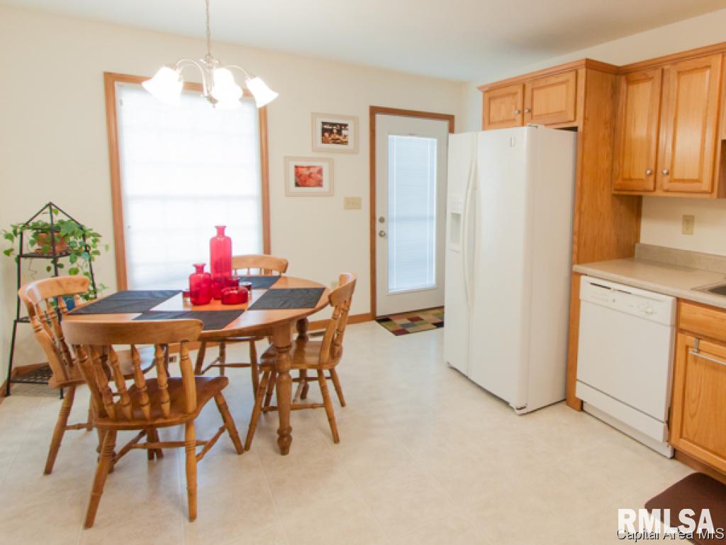 1711 Plover Road Springfield, IL 62711 - Photo 8 of 21 Gallery Image 8