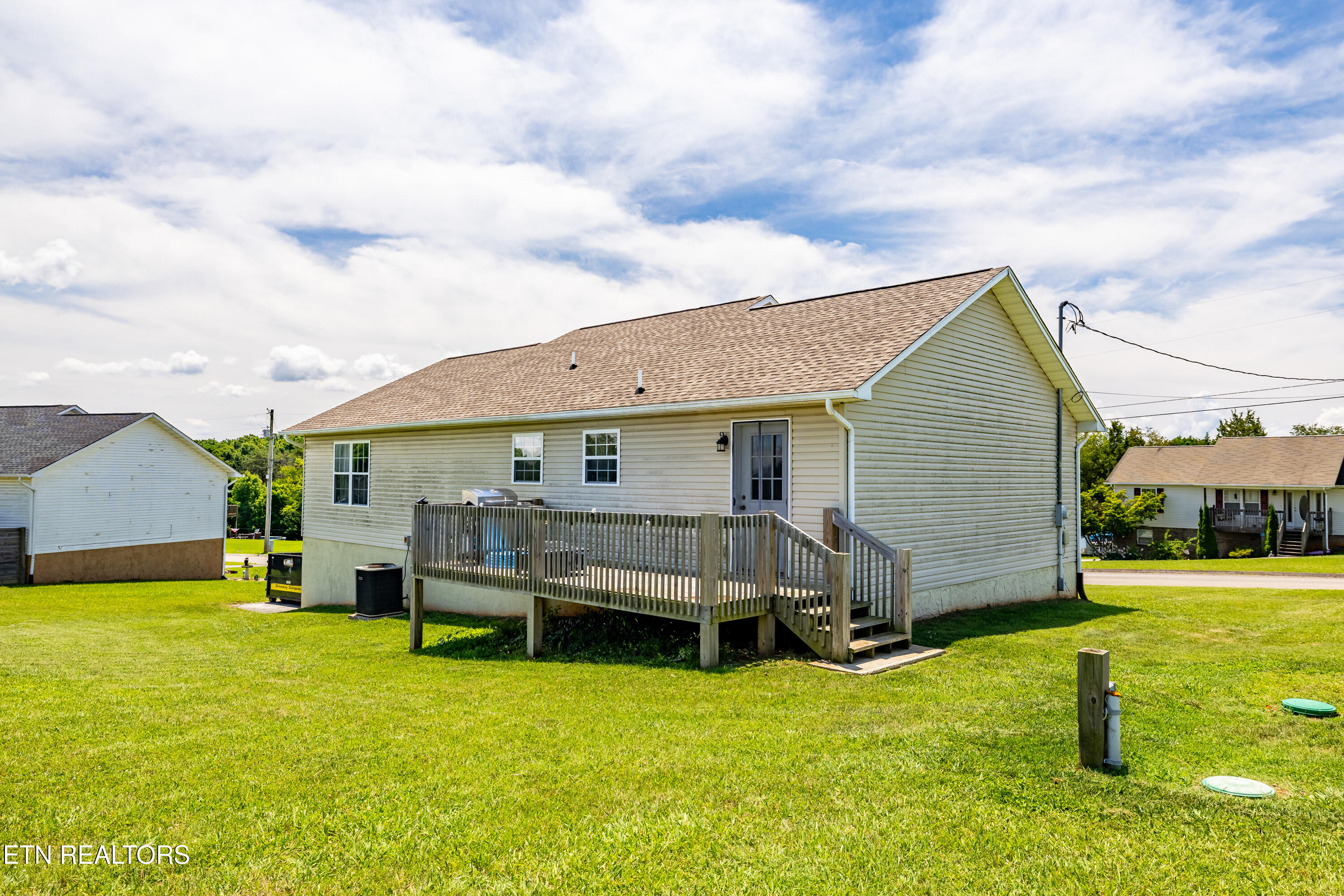 157 Ridgefield Drive Dandridge, TN 37725 - Photo 43 of 54 157RidgefieldDr-11