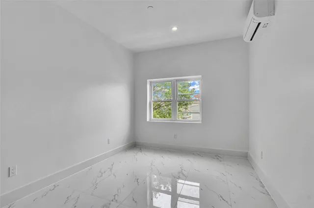 $2,000,000 | 139-22 95th Avenue | Jamaica