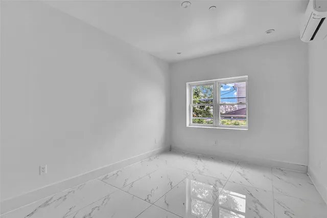 $2,000,000 | 139-22 95th Avenue | Jamaica