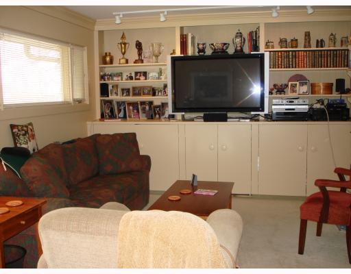 310 Buckingham Road Fox Chapel, PA 15215 - Photo 7 of 12 Studio/Study/Office. A bedroom being used by the present owners as a spacious first floor family.