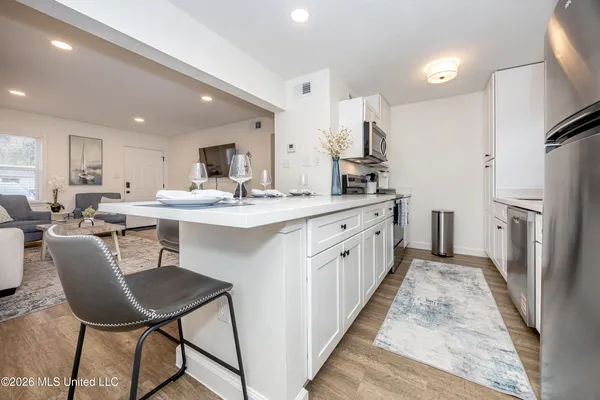 $2,600 | 114 Ethel Circle, Unit 31, Ocean Springs, MS 39564