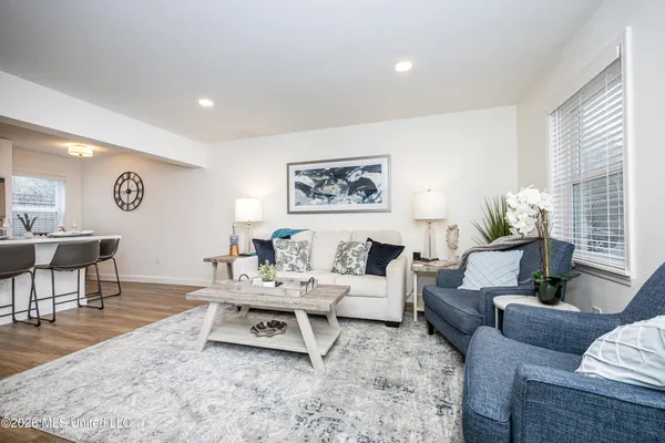 $2,600 | 114 Ethel Circle, Unit 31, Ocean Springs, MS 39564