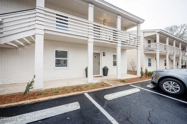 $2,600 | 114 Ethel Circle, Unit 31, Ocean Springs, MS 39564