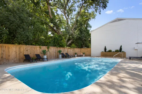 $2,600 | 114 Ethel Circle, Unit 31, Ocean Springs, MS 39564