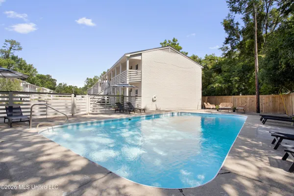 $2,600 | 114 Ethel Circle, Unit 31, Ocean Springs, MS 39564