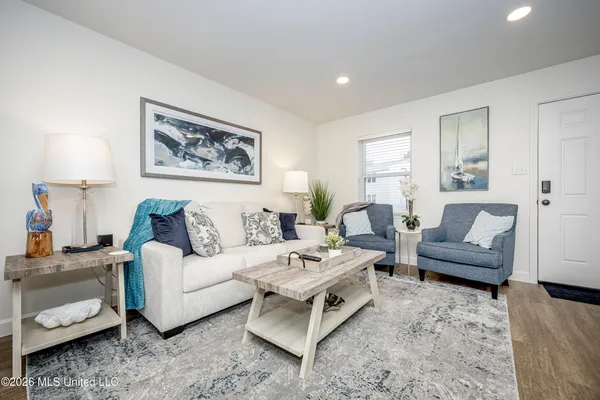 $2,600 | 114 Ethel Circle, Unit 31, Ocean Springs, MS 39564