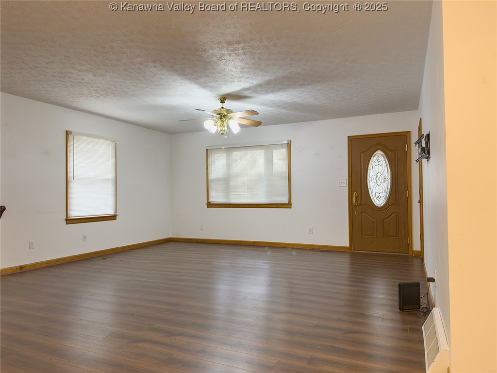 254 Wicket Road Clendenin, WV 25045 - Photo 5 of 37 Gallery Image 5
