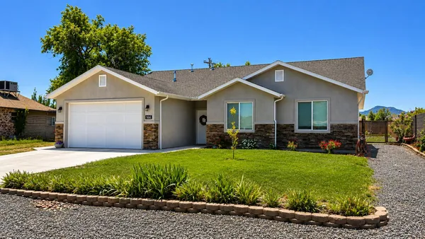 $450,000 | 166 East 300th Street South, Enterprise, UT 84725