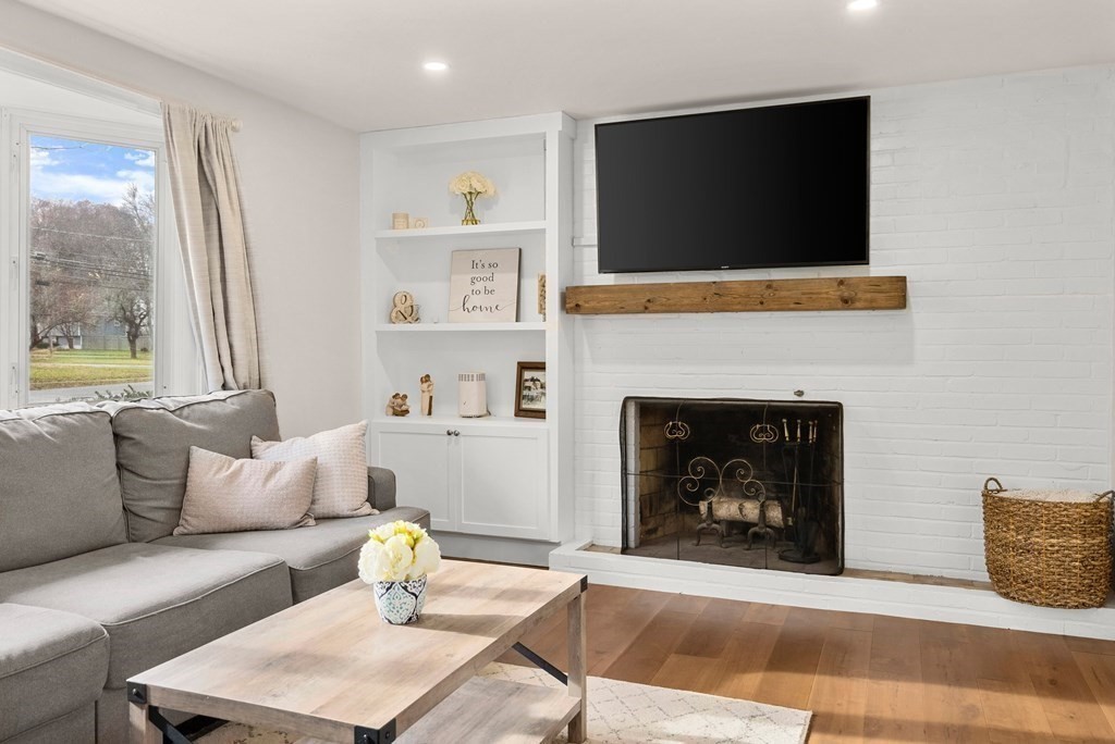 34 Brookdale Road Natick, MA 01760 - Photo 3 of 15 Gallery Image 3