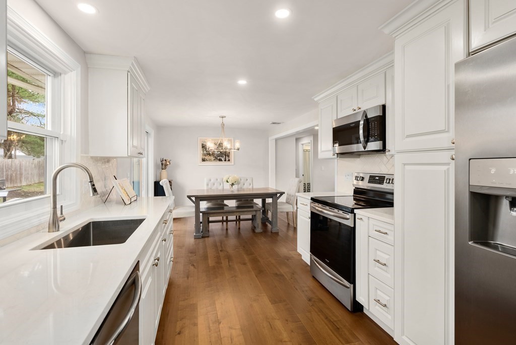 34 Brookdale Road Natick, MA 01760 - Photo 6 of 15 Gallery Image 6