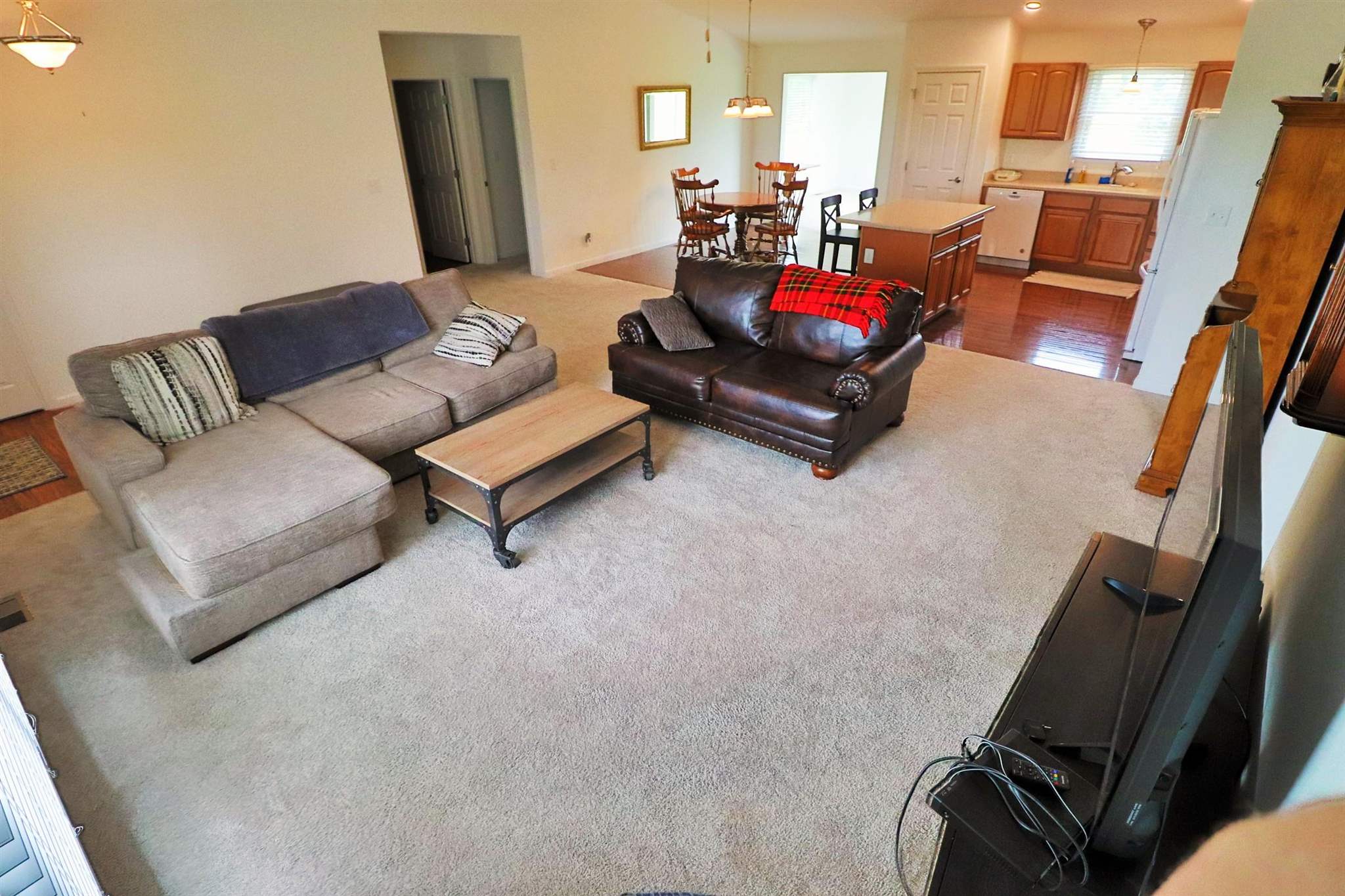 4389 South Freeman Road Monticello, IN 47960 - Photo 3 of 15