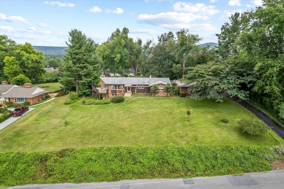 1516 Brunswick Road Waynesboro, VA 22980 - Photo 3 of 44 Gallery Image 3