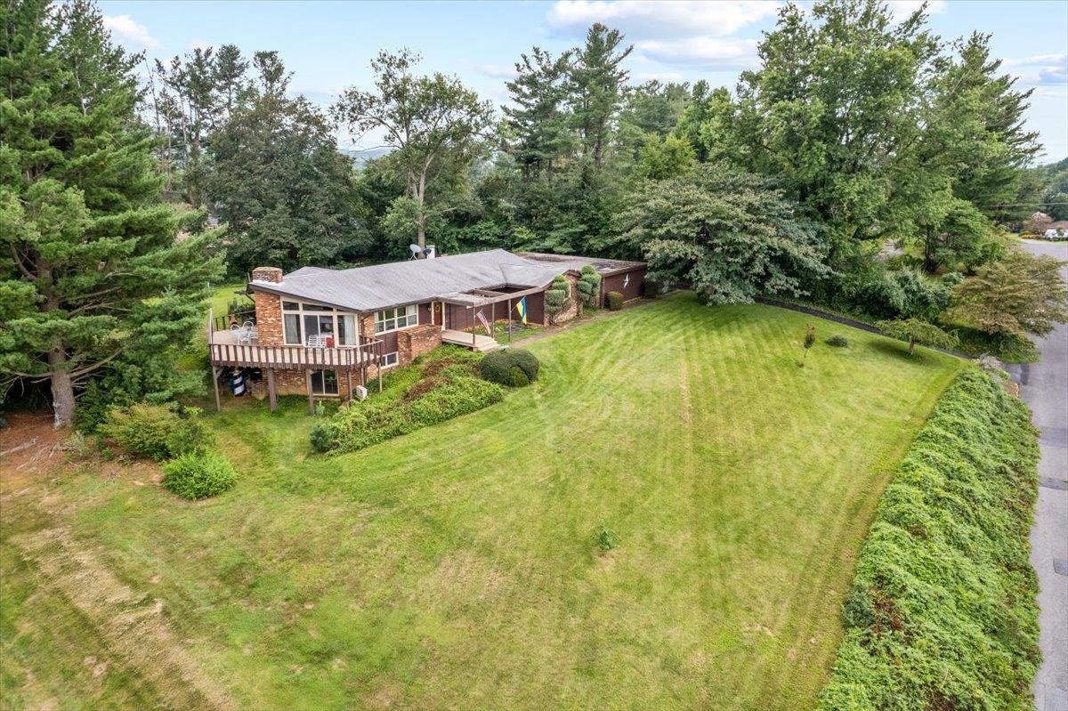 1516 Brunswick Road Waynesboro, VA 22980 - Photo 4 of 44 Gallery Image 4