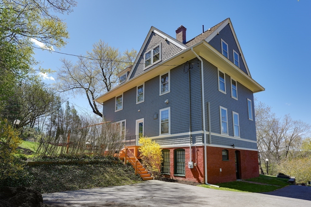 13 Maplewood Road Worcester, MA 01602 - Photo 36 of 39 Gallery Image 36