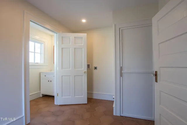 $1,350,000 | 240 Maplehurst Lane, Bluff City, TN 37618