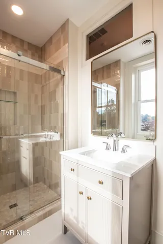 $1,350,000 | 240 Maplehurst Lane, Bluff City, TN 37618