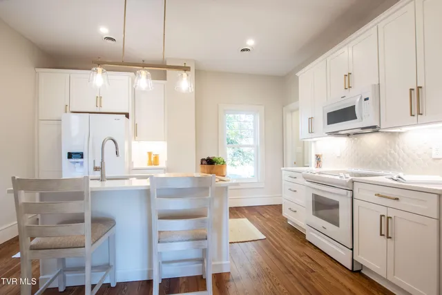 $1,350,000 | 240 Maplehurst Lane, Bluff City, TN 37618