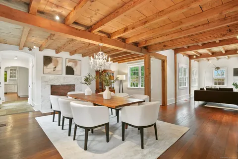 $5,750,000 | 24 Compo Parkway, Westport, CT 06880