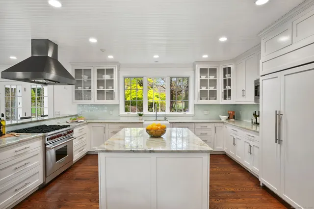 $5,750,000 | 24 Compo Parkway, Westport, CT 06880