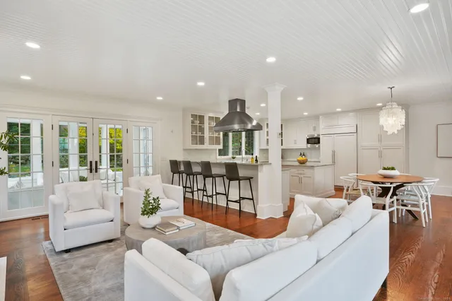 $5,750,000 | 24 Compo Parkway, Westport, CT 06880