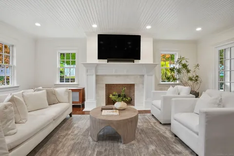 $5,750,000 | 24 Compo Parkway, Westport, CT 06880