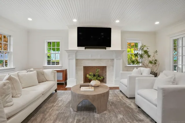 $5,750,000 | 24 Compo Parkway, Westport, CT 06880