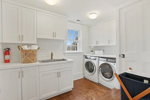 $5,750,000 | 24 Compo Parkway, Westport, CT 06880