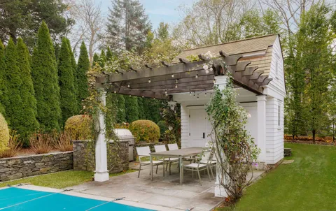 $5,750,000 | 24 Compo Parkway, Westport, CT 06880