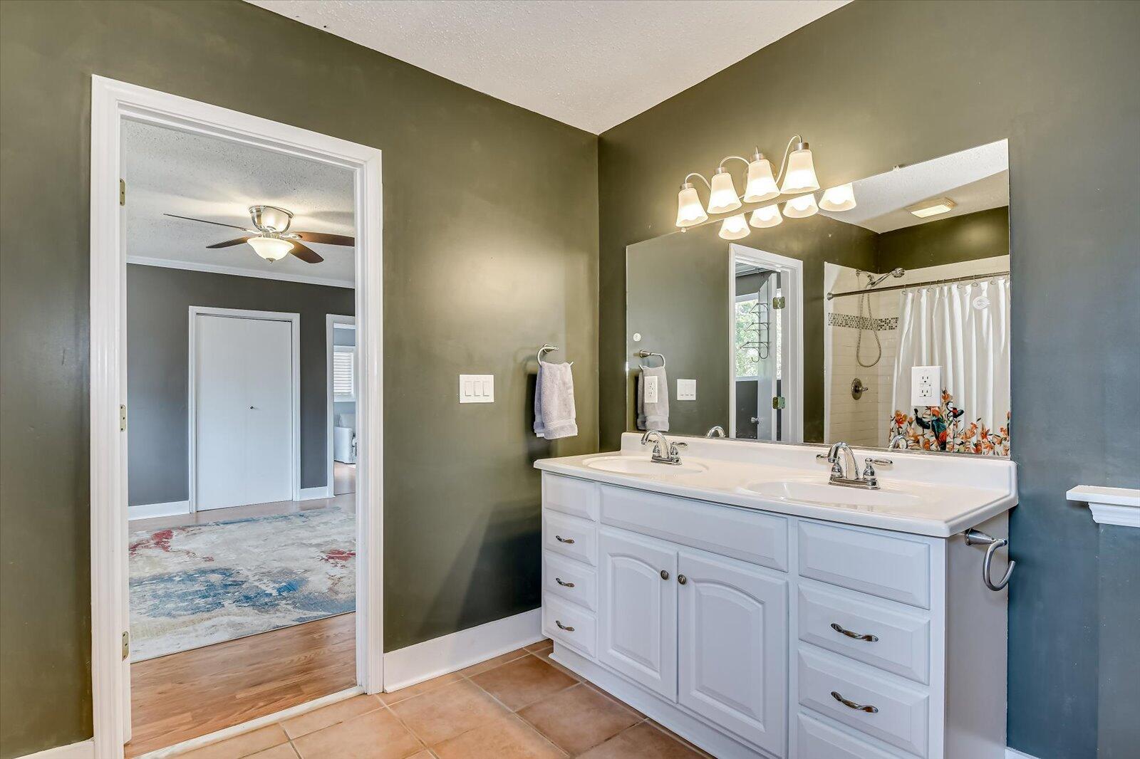 707 Bransford Road Augusta, GA 30909 - Photo 24 of 37 Double Vanity