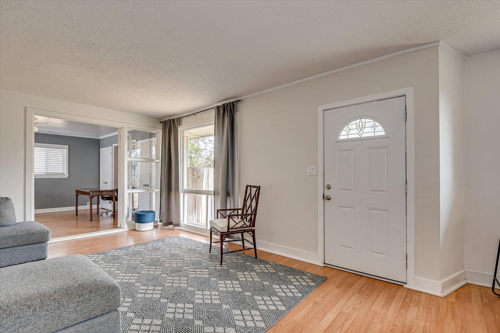 707 Bransford Road Augusta, GA 30909 - Photo 4 of 37 Living Room