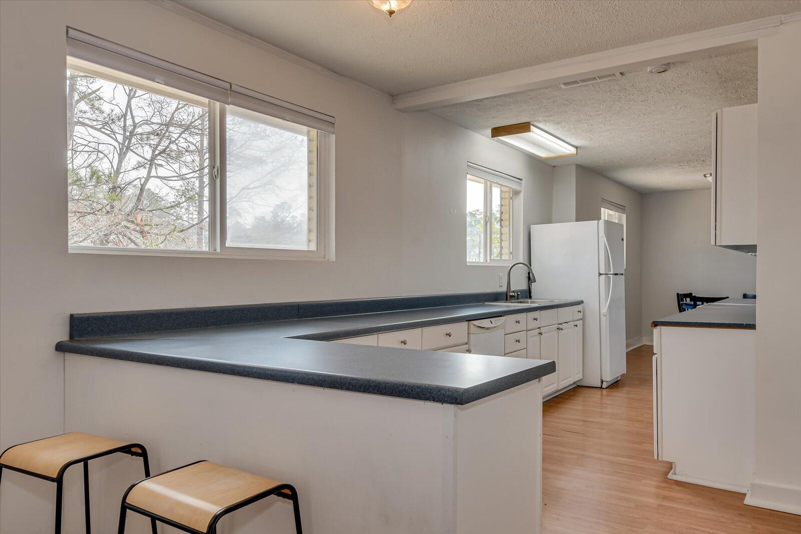 707 Bransford Road Augusta, GA 30909 - Photo 10 of 37 Breakfast Bar