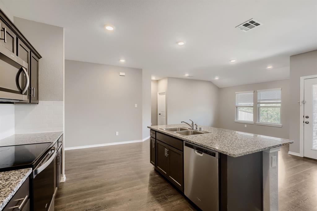 1212 Rountree Court Celina, TX 75009 - Photo 10 of 28 Gallery Image 10