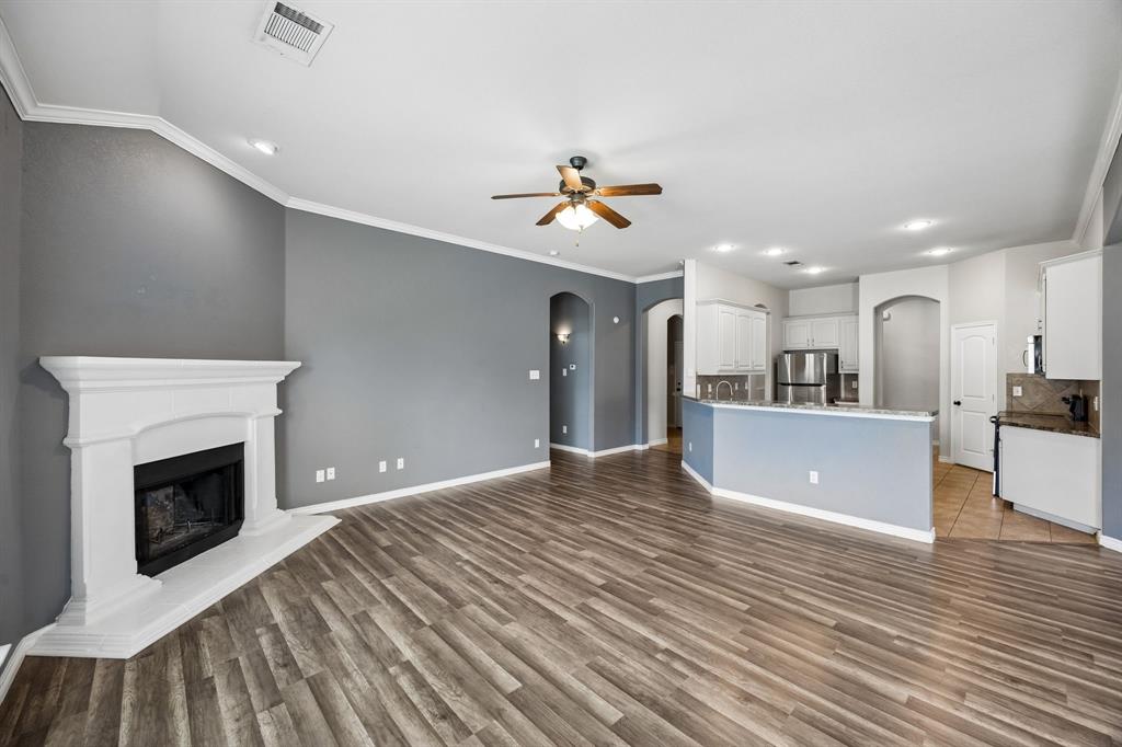 425 Corriente Trail Azle, TX 76020 - Photo 14 of 29
